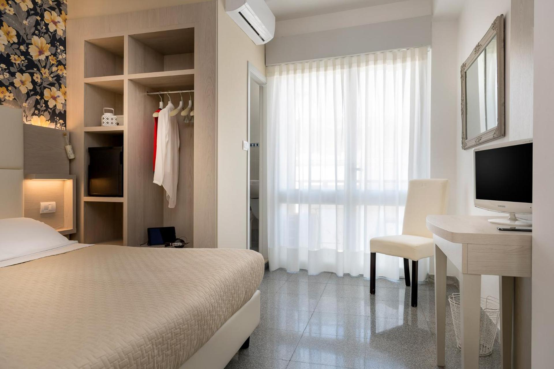 Hotel Corona Riccione Esterno foto