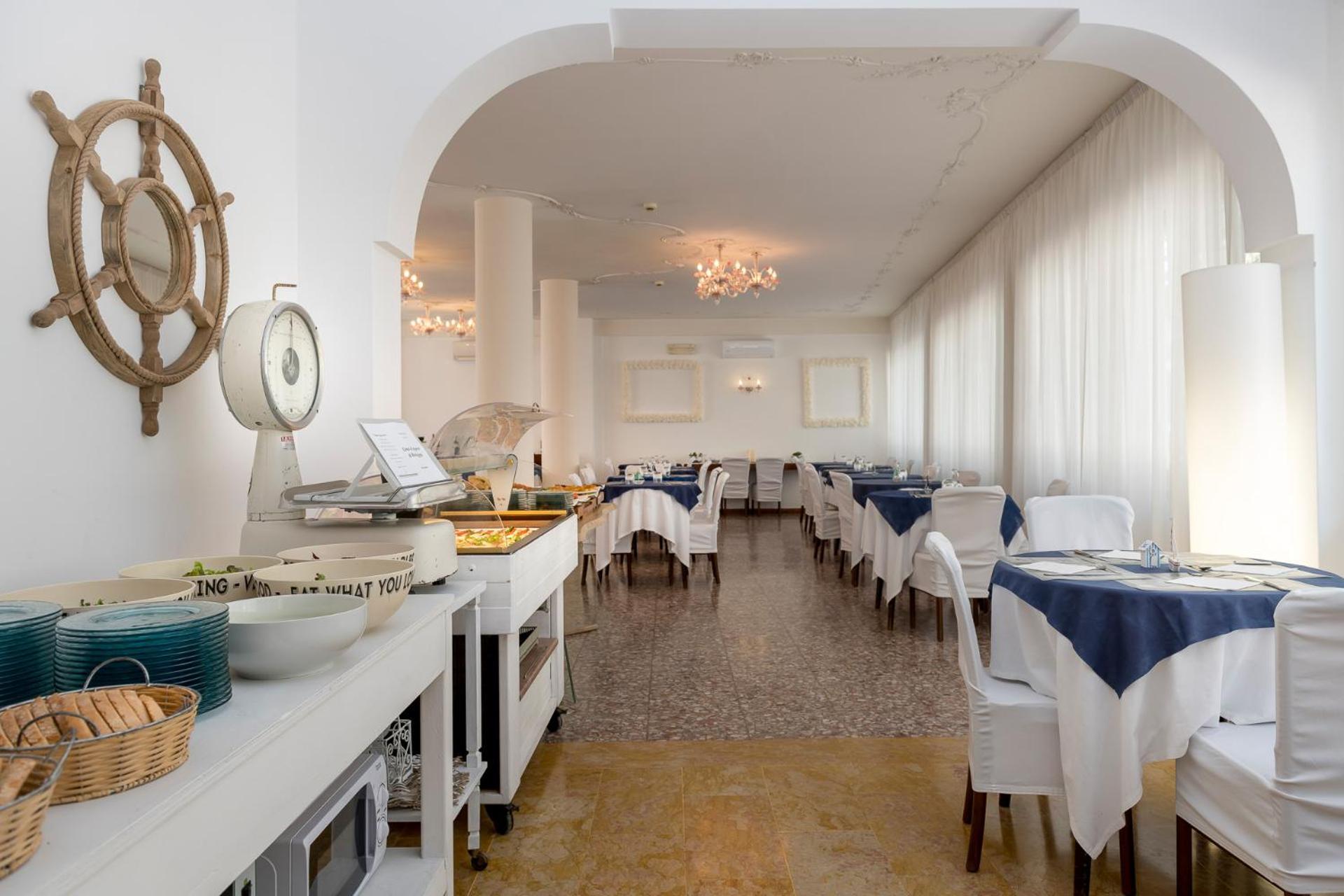 Hotel Corona Riccione Esterno foto