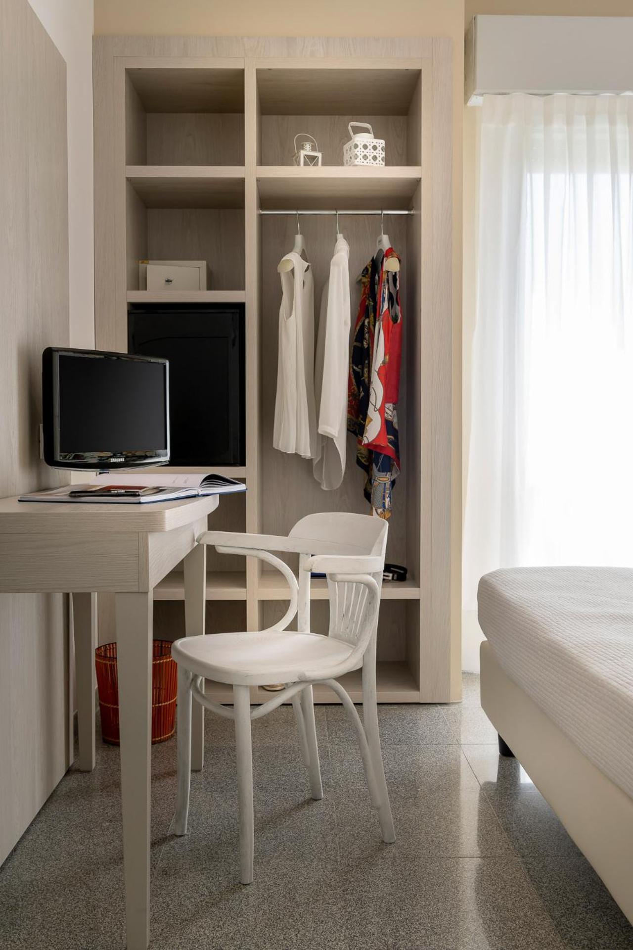 Hotel Corona Riccione Esterno foto