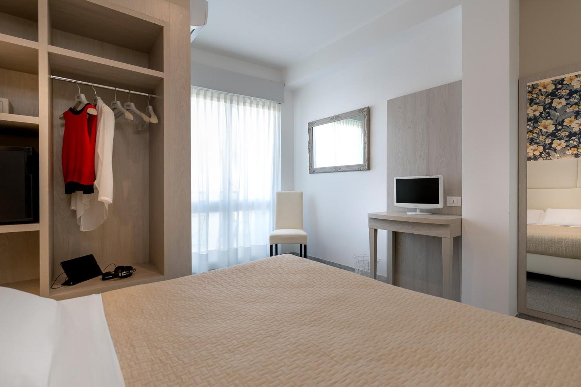 Hotel Corona Riccione Esterno foto