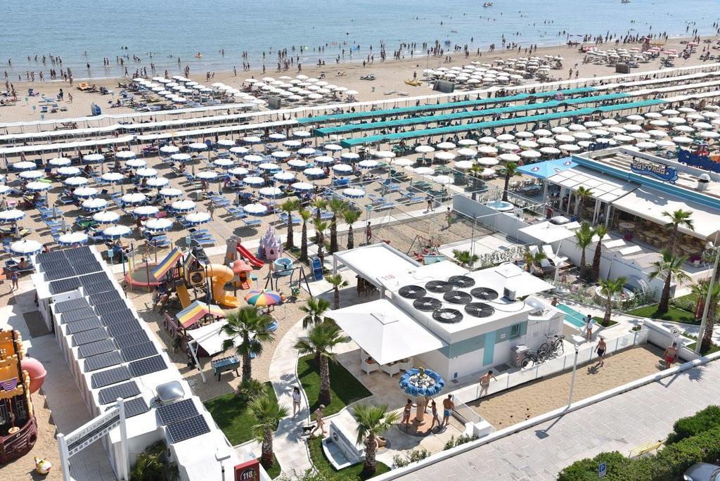 Hotel Corona Riccione Esterno foto