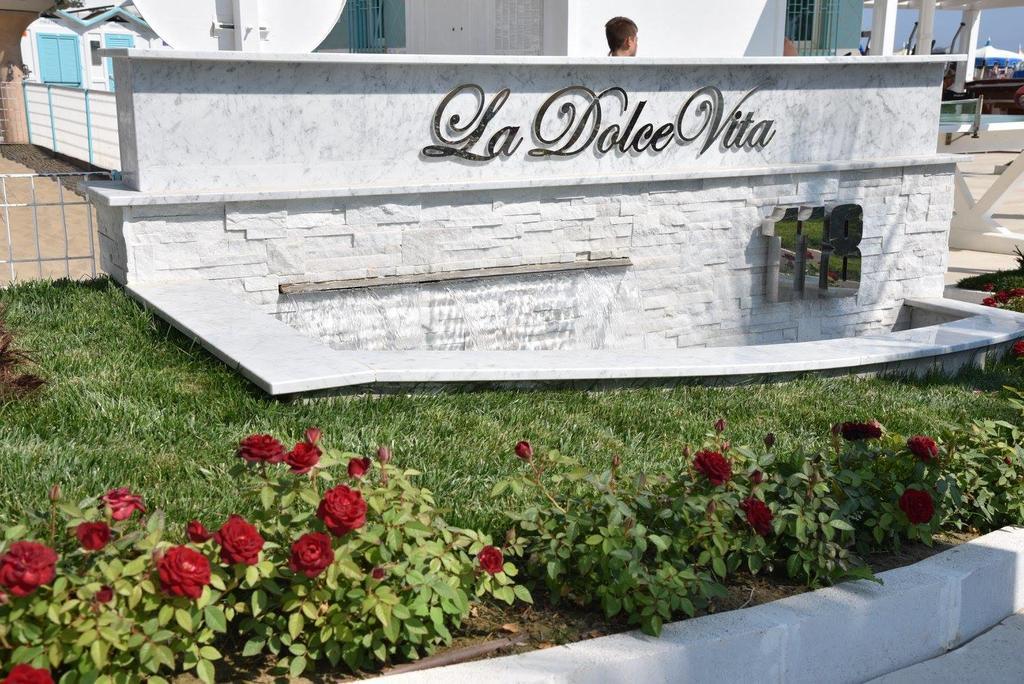 Hotel Corona Riccione Esterno foto