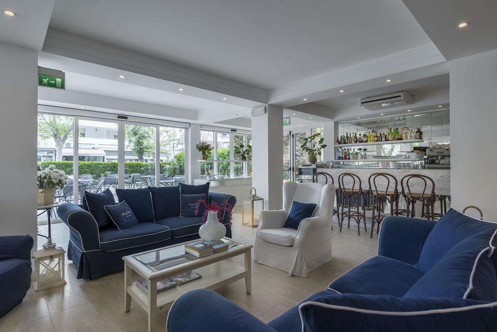 Hotel Corona Riccione Esterno foto
