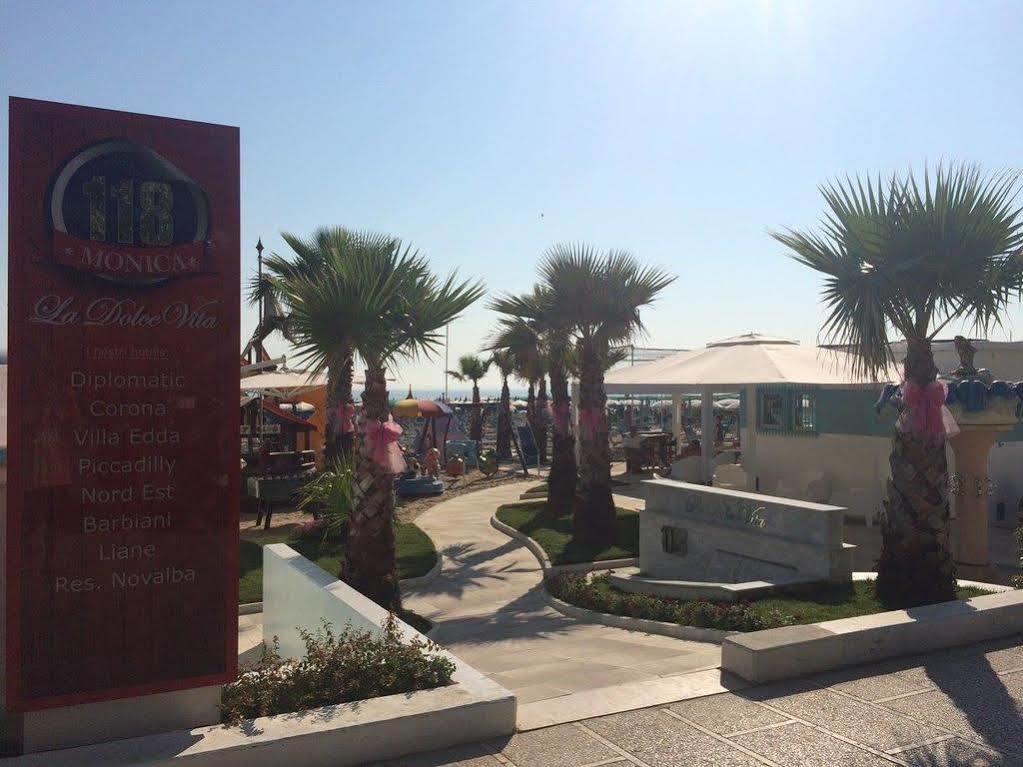 Hotel Corona Riccione Esterno foto