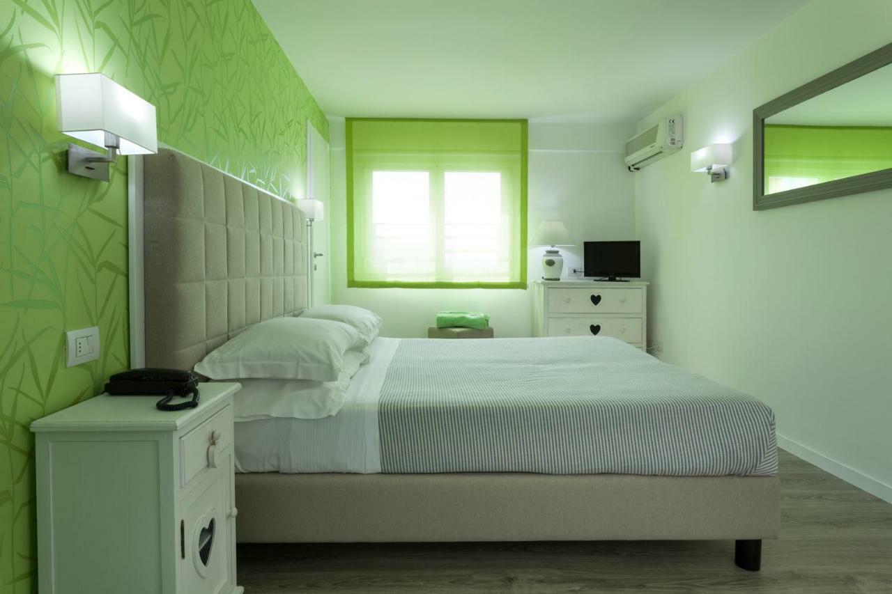 Hotel Corona Riccione Esterno foto