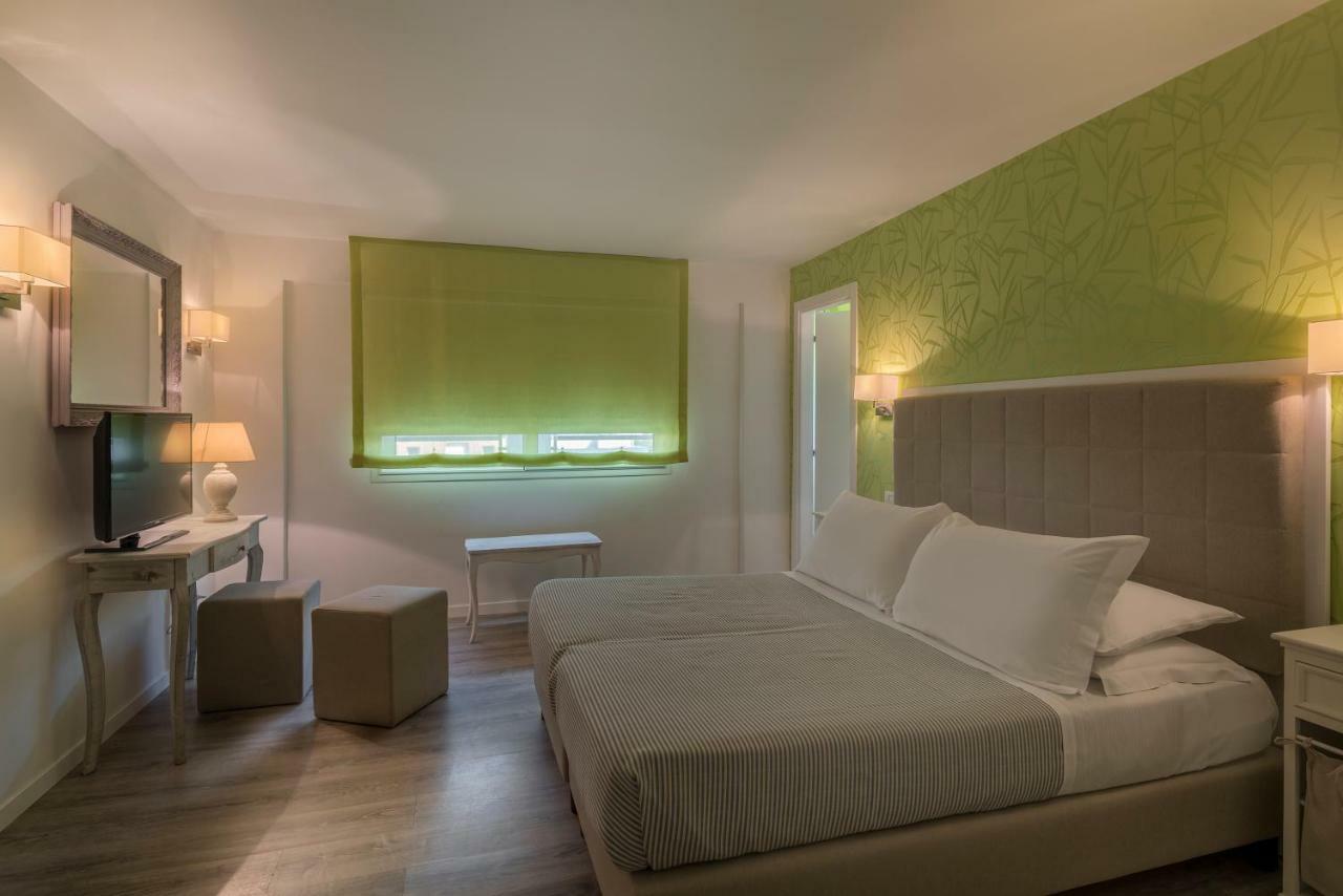 Hotel Corona Riccione Esterno foto